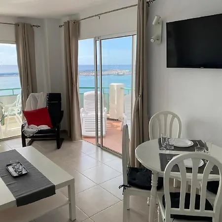 Great View Comodoro In Los Cristianos Los Cristianos (Tenerife)